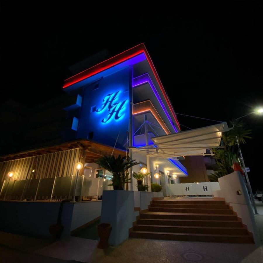 Hotel Holiday Мартинсикуро Экстерьер фото